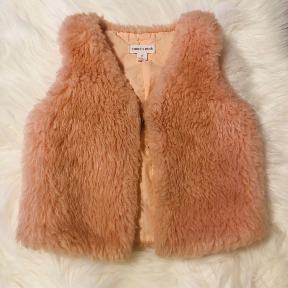 ⚜️ (5 for $15) Faux Fur Vest